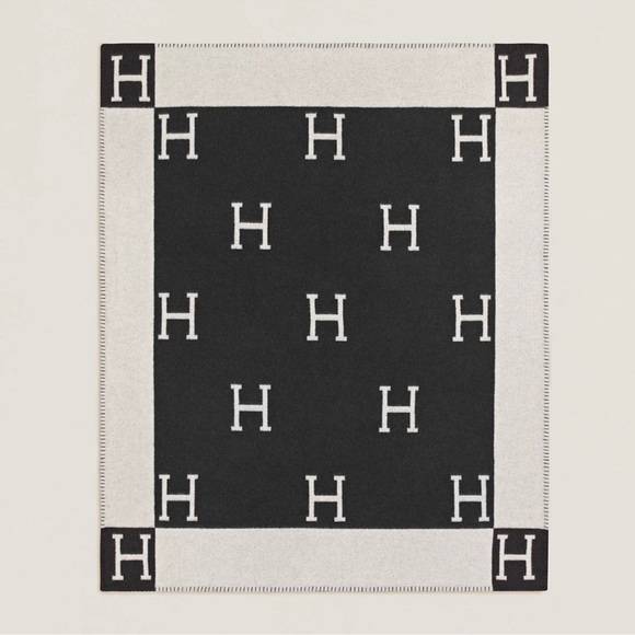 Hermes Black and White Avalon Throw Blanket - Picture 1 of 3